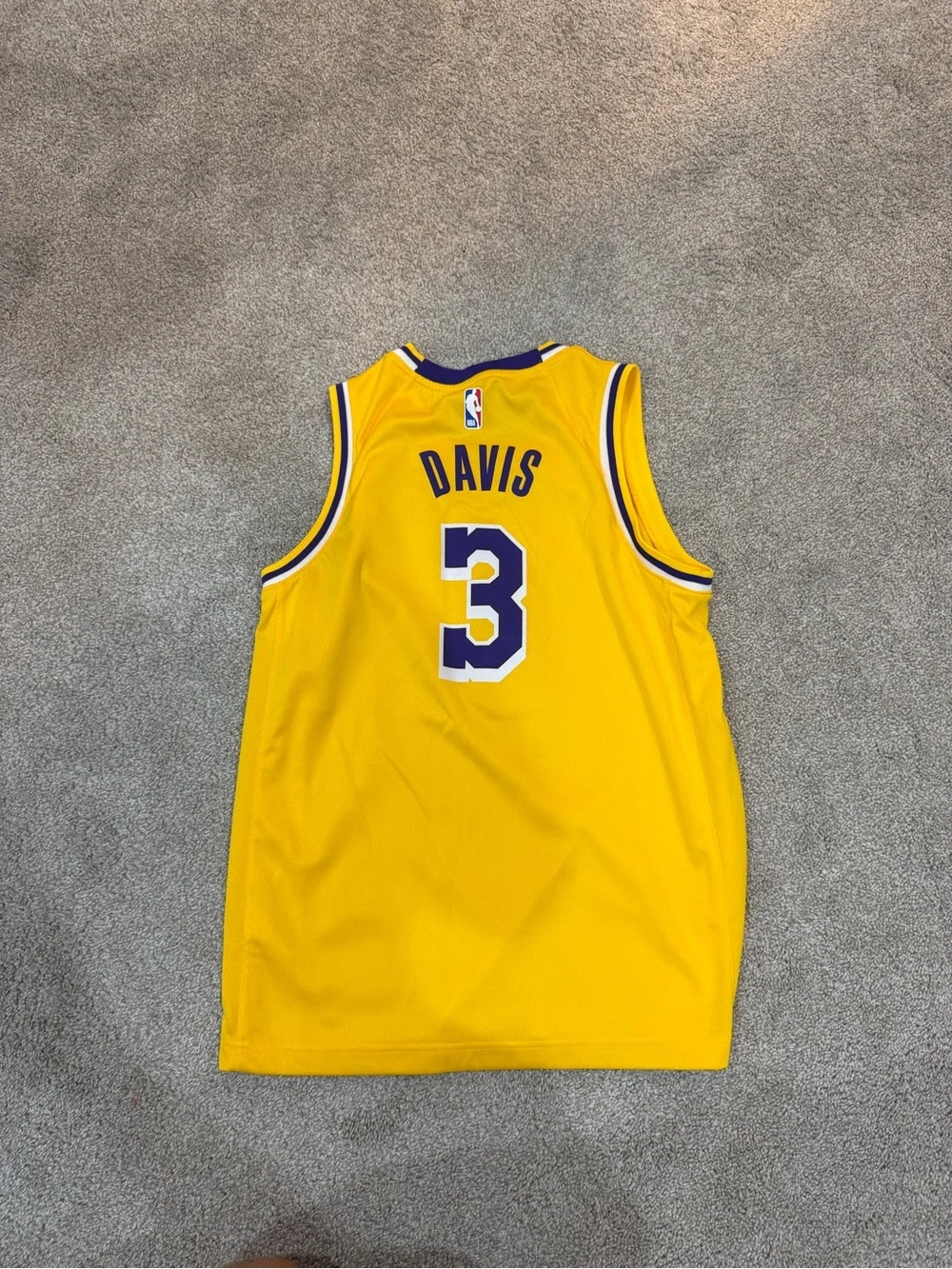 Nike Dri-FIT Los Angeles Lakers Anthony Davis #3 NBA Jersey Yellow youth L